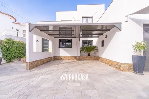 Villa i Empuriabrava, Gerona, Empuriabrava - € 1.259.000 | Ref: 4060 - foto 20