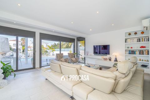 Villa i Empuriabrava, Gerona, Empuriabrava - € 1.259.000 | Ref: 4060 - foto 25