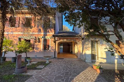 Villa i Mirano, Venice, Mirano - € 400.000 | Ref: MIV1696 - foto 1