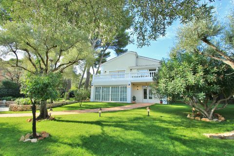 Villa i Antibes, Alpes-Maritimes, Antibes - € 4.950.000 | Ref: HH-14226124 - foto 1
