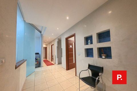 Erhvervsejendom i Caserta, Caserta, Caserta - € 290.000 | Ref: kA9278 - foto 1
