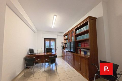 Erhvervsejendom i Caserta, Caserta, Caserta - € 290.000 | Ref: kA9278 - foto 3