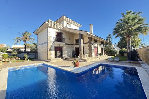 Villa i Cabo Roig, Alicante, Cabo Roig - € 1.700.000 | Ref: 749925 - foto 1