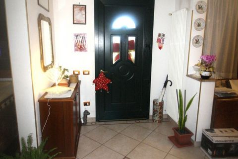 Villa a Padua, Padua, Padua - € 419.000 | Ref: PO475 - foto 2