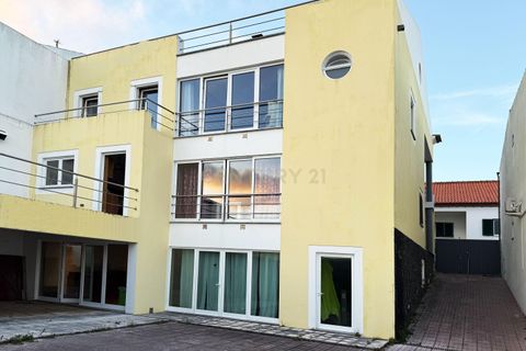 Villa a Vila da Praia da Vitoria, Terceira, Vila da Praia da Vitoria - € 750.000 | Ref: C0423-00645 - foto 3