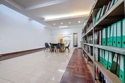 Villa a Vila da Praia da Vitoria, Terceira, Vila da Praia da Vitoria - € 750.000 | Ref: C0423-00645 - foto 39