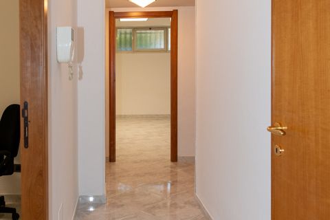 L'establiment comercial a Cagliari, Cagliari, Cagliari - € 200.000 | Ref: 1429 - foto 23