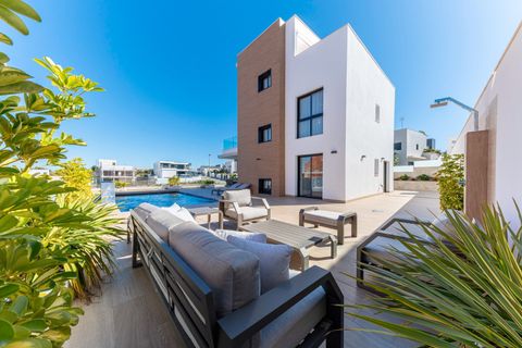 Villa i Benijofar, Alicante, Benijofar - € 1.780.000 | Ref: KRAMDL-S116/866 - foto 1
