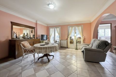 Villa a Gardanne, Bouches-du-Rhone, Gardanne - € 787.000 | Ref: 340931245767 - foto 11
