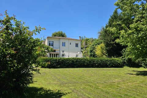 Landsbyhus i Confolens, Charente, Confolens - € 178.200 | Ref: BVI83727 - foto 1