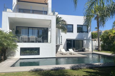 Villa i El Paraiso, Malaga - foto 1
