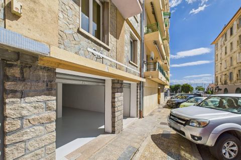 Erhvervsejendom i Ajaccio, Corse-du-Sud, Ajaccio - € 680.000 | Ref: VP1059-MAXIMMO - foto 1