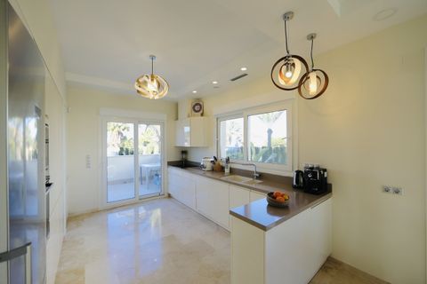 Villa i La Zenia, Alicante, La Zenia - € 1.500.000 | Ref: AG19MLSC7131862 - foto 11