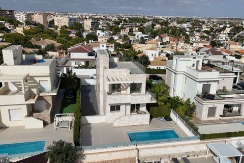 Villa i La Zenia, Alicante, La Zenia - € 1.500.000 | Ref: AG19MLSC7131862 - foto 44