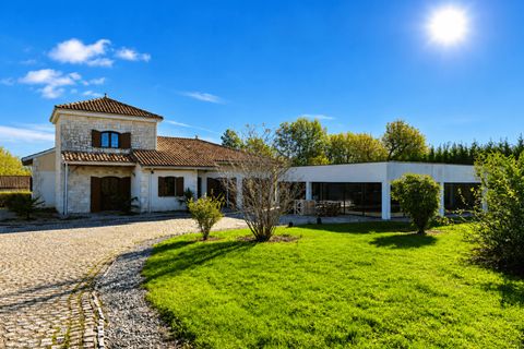 Villa i Castillonnes, Lot-et-Garonne, Castillonnes - € 424.000 | Ref: BVI83460 - foto 1