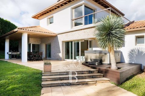 Villa a Urrugne, Pyrenees-Atlantiques, Urrugne - € 2.625.000 | Ref: M1784 - foto 24