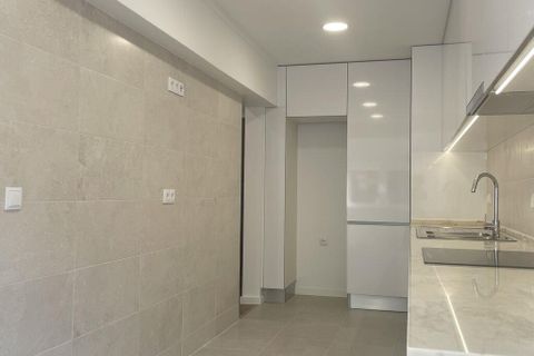 Apartament a Lisbon, Lisbon, Lisbon - € 1.500/mes | Ref: 151787 - foto 2