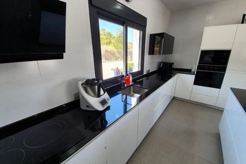 Villa i Pinoso, Alicante, Pinoso - € 385.000 | Ref: GM2060 - foto 11
