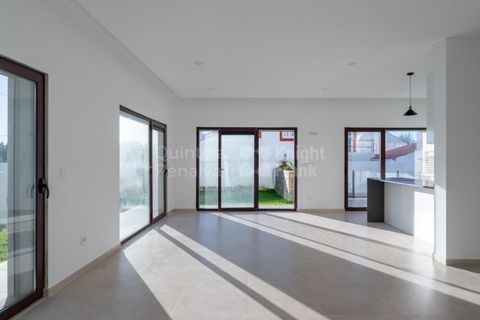 Villa i Cascais, Lisbon, Cascais - € 1.700.000 | Ref: PROP-030825 - foto 2