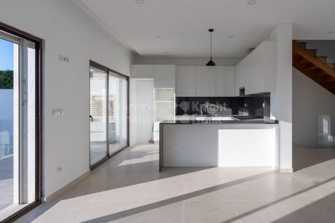Villa i Cascais, Lisbon, Cascais - € 1.700.000 | Ref: PROP-030825 - foto 4