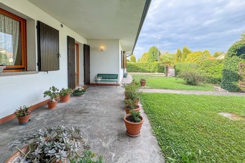 Villa i Stra, Venice, Stra - € 330.000 | Ref: B349 - foto 1