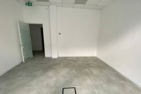 Erhvervsejendom i Pontedera, Pisa, Pontedera - € 300.000 | Ref: 2025P089 - foto 1
