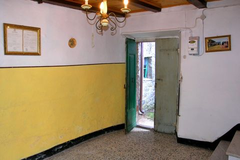 Villa en Comano, Massa and Carrara, Comano - € 90.000 | Ref: RCE-1987 - photo 4