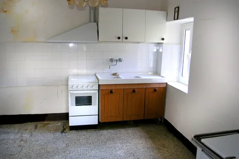 Villa en Comano, Massa and Carrara, Comano - € 90.000 | Ref: RCE-1987 - photo 9