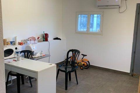 Erhvervsejendom i Arles, Bouches-du-Rhone, Arles - € 183.600 | Ref: VP100-ACTIVPATRIMONIA - foto 5