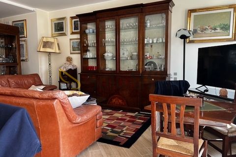 Apartament a Bari, Bari, Bari - € 950/mes | Ref: AA2536 - foto 2