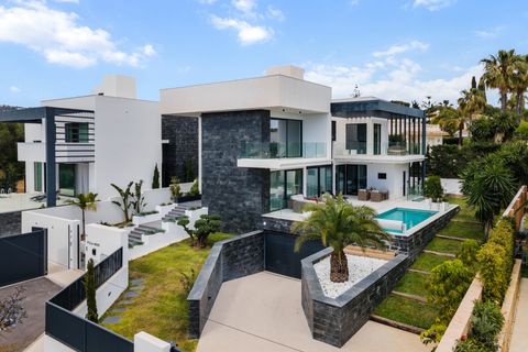 Villa a Marbella, Malaga, Marbella - € 3.890.000 | Ref: BHHS-05319 - foto 1