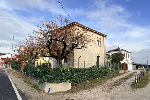 Villa a Rovigo, Rovigo, Rovigo - € 130.000 | Ref: MCAP361 - foto 2