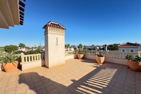 Villa a Cabo Roig, Alicante, Cabo Roig - € 1.700.000 | Ref: 2-16091/72737 - foto 37