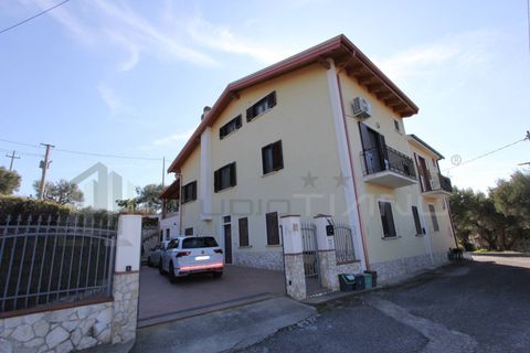 Villa a Cosenza, Cosenza, Cosenza - € 198.000 | Ref: 585 - foto 2