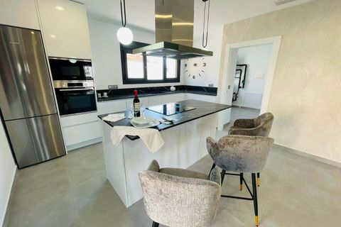Villa a Torrevieja, Alicante, Torrevieja - € 1.200.000 | Ref: 81318120-01 - foto 3