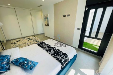 Villa a Torrevieja, Alicante, Torrevieja - € 1.200.000 | Ref: 81318120-01 - foto 31