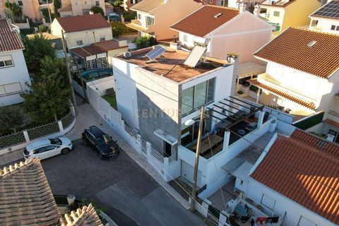 Villa i Carcavelos, Lisbon, Carcavelos - € 875.000 | Ref: C0444-00778 - foto 1