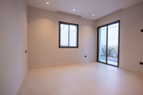 Haus in Estepona, Malaga, Estepona - € 1.695.000 | Ref: CC57168998 - Foto 12