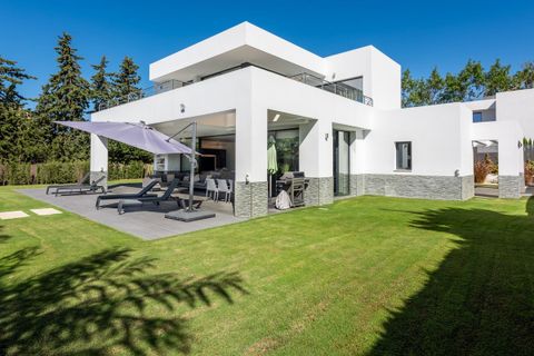 Villa in Estepona, Malaga, Estepona - € 1.995.000 | Ref: CC47828363 - foto 7