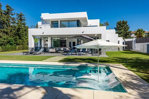 Villa in Estepona, Malaga, Estepona - € 1.995.000 | Ref: CC47828363 - foto 15