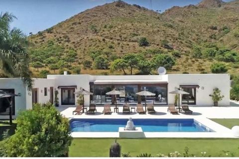 Villa i Estepona, Malaga, Estepona - € 1.600.000 | Ref: CC57169397 - foto 1