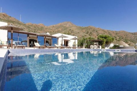 Villa i Estepona, Malaga, Estepona - € 1.600.000 | Ref: CC57169397 - foto 3