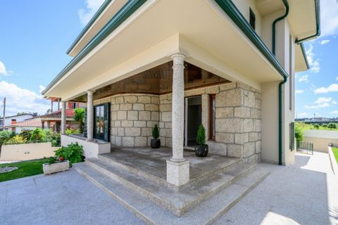 Villa en Maia, Porto, Maia - € 685.000 | Ref: LS05550 - photo 2