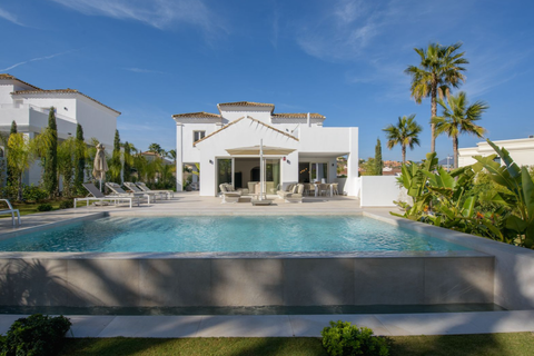 Villa a Estepona, Malaga, Estepona - € 1.595.000 | Ref: BLXR-1201 - foto 3