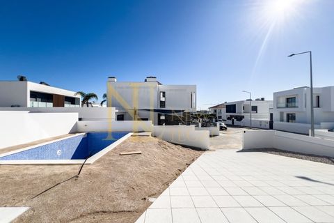 Stadthaus in Corroios, Setubal, Corroios - € 765.000 | Ref: NL - SON 012 - Foto 6