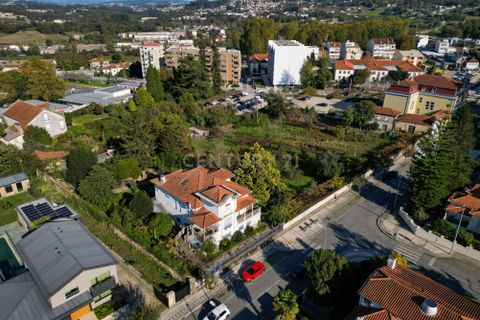 Helårsgrund i Santo Tirso, Porto, Santo Tirso - € 4.000.000 | Ref: C0256-03092 - foto 2