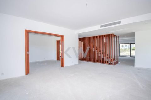 Villa i Carnaxide, Lisbon, Carnaxide - € 2.000.000 | Ref: KWPT-003774 - foto 12