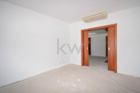 Villa i Carnaxide, Lisbon, Carnaxide - € 2.000.000 | Ref: KWPT-003774 - foto 13