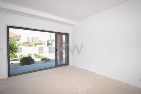 Villa i Carnaxide, Lisbon, Carnaxide - € 2.000.000 | Ref: KWPT-003774 - foto 16