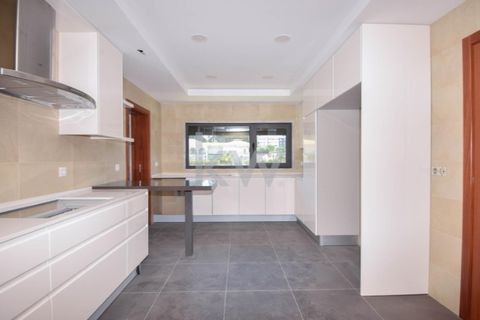 Villa i Carnaxide, Lisbon, Carnaxide - € 2.000.000 | Ref: KWPT-003774 - foto 21